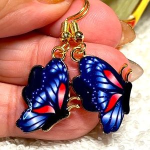 🦋Adorable bright butterfly gold earrings-charm earrings-betsey Johnson style